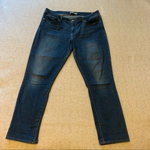 Levi’s Classic Mid Rise Skinny jean